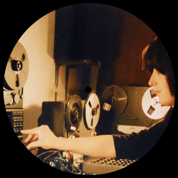 Caroline K – Mirrorball