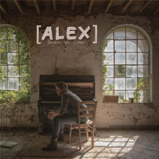 Alex Devant Les Cimes